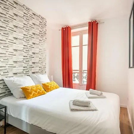 - Buttes Chaumont Apartament